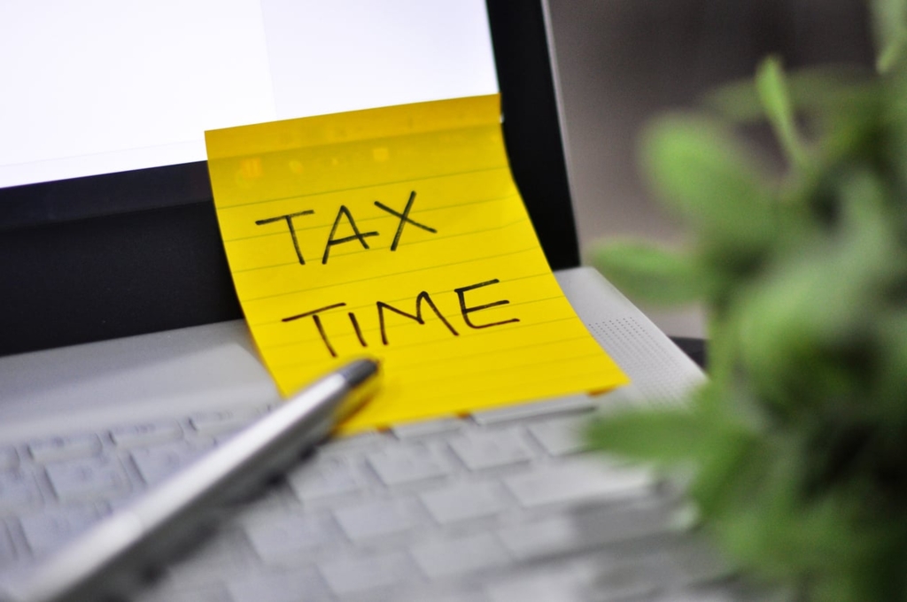 Tips for Getting the Biggest Tax Refund: How to Maximize Your Return image